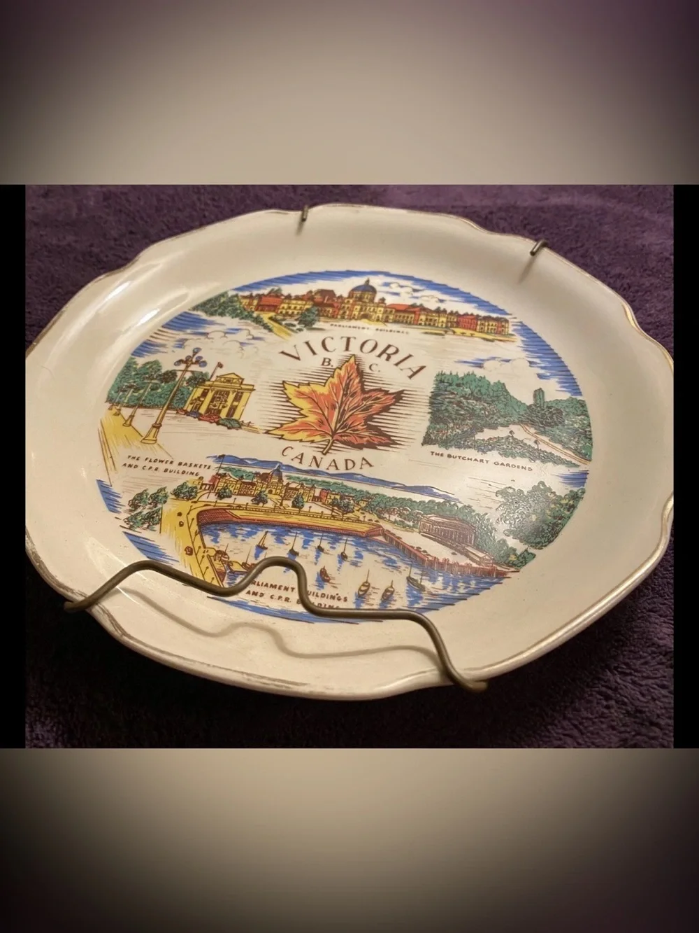 Vintage Victoria BC Canada Souvenir Plate 22K Gold Rim Collectible 7”
